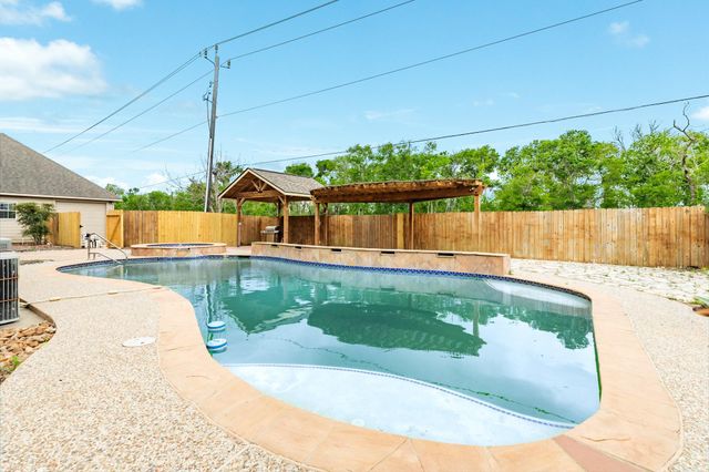 1008 Mockingbird Lane, Richwood, TX 77531