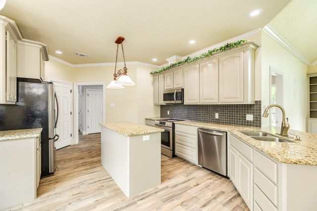 1008 Mockingbird Lane, Richwood, TX 77531