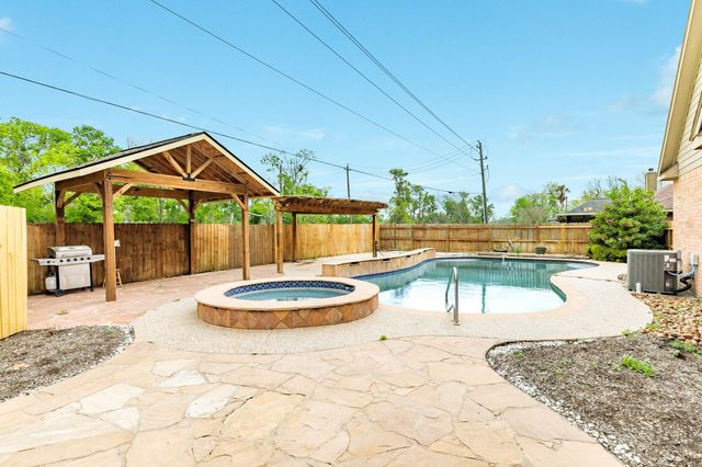 1008 Mockingbird Lane, Richwood, TX 77531