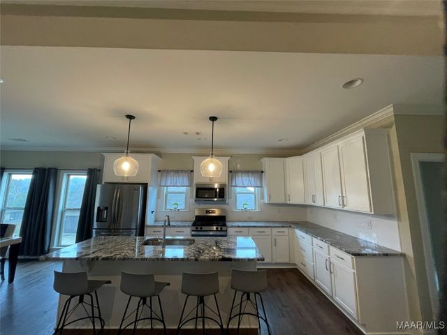 33 Riverhills Drive, Tallassee, AL 36078