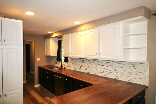 12768 Valley Drive, Wayland, MI 49348