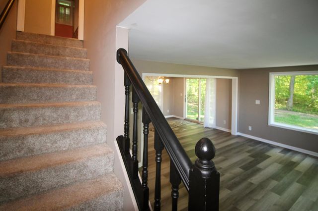 12768 Valley Drive, Wayland, MI 49348