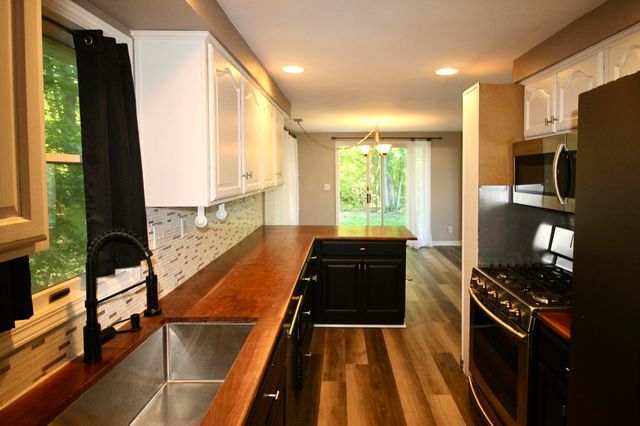 12768 Valley Drive, Wayland, MI 49348