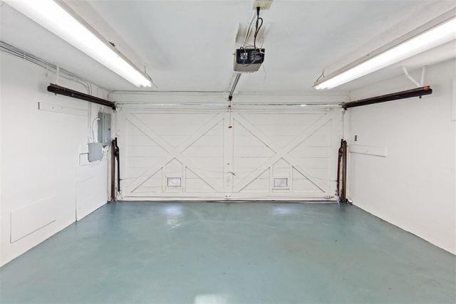 5807 Colton Blvd, Oakland, CA 94611