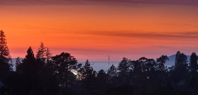 5807 Colton Blvd, Oakland, CA 94611