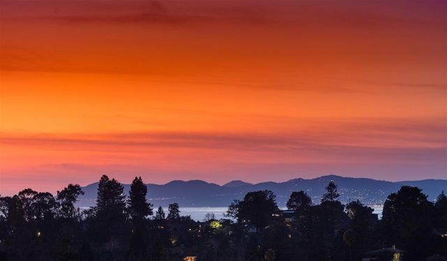 5807 Colton Blvd, Oakland, CA 94611