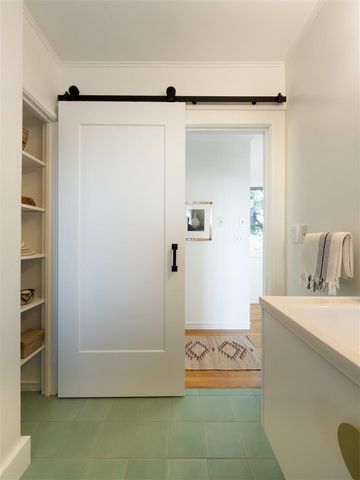 5807 Colton Blvd, Oakland, CA 94611