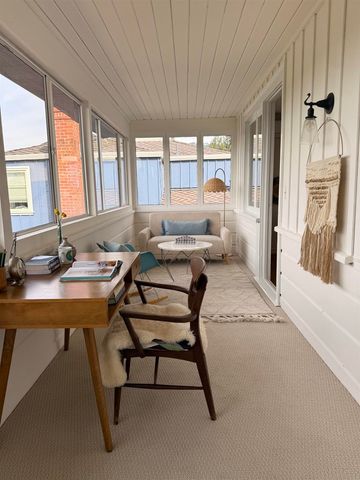 5807 Colton Blvd, Oakland, CA 94611