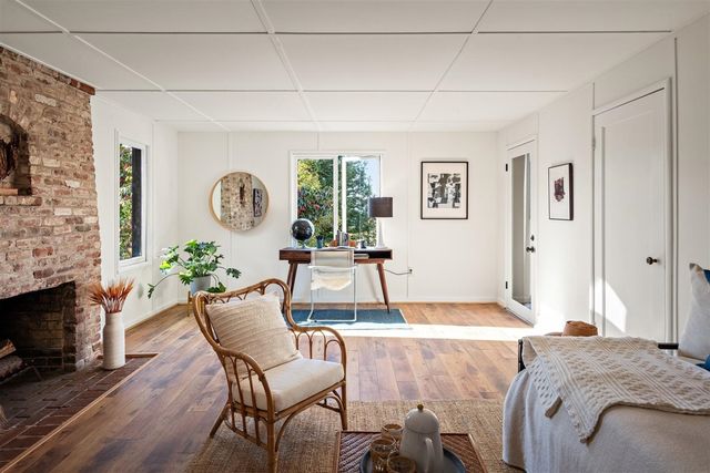 5807 Colton Blvd, Oakland, CA 94611