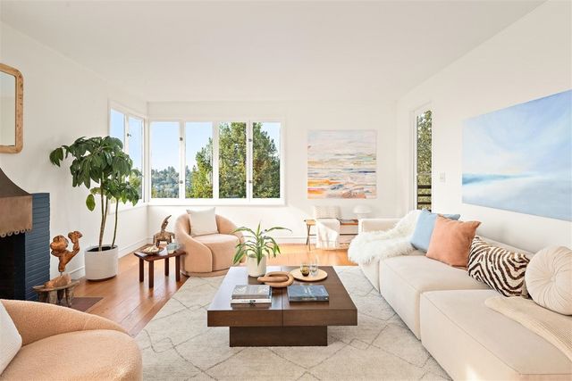 5807 Colton Blvd, Oakland, CA 94611