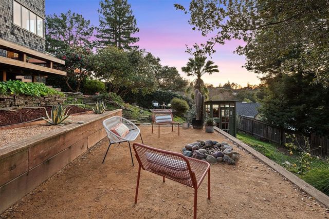 5807 Colton Blvd, Oakland, CA 94611