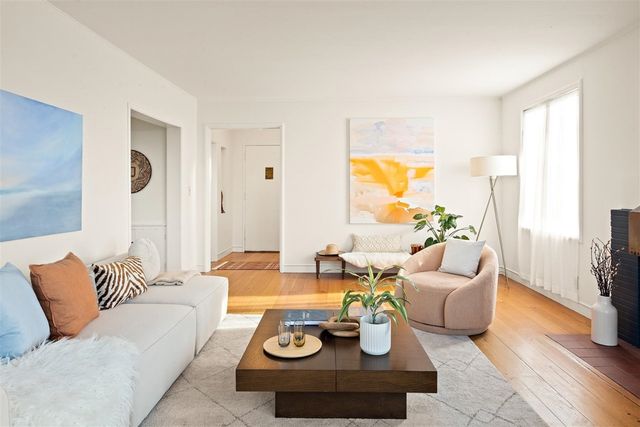 5807 Colton Blvd, Oakland, CA 94611