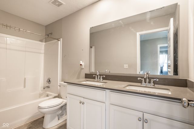 2073 Bauer Creek Drive, Whitestown, IN 46075