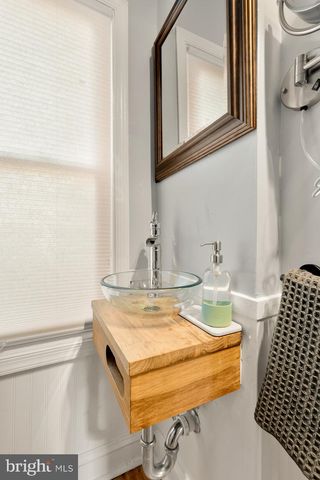 1670 MONTELLO AVE NE, Washington, DC 20002