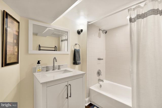 1670 MONTELLO AVE NE, Washington, DC 20002