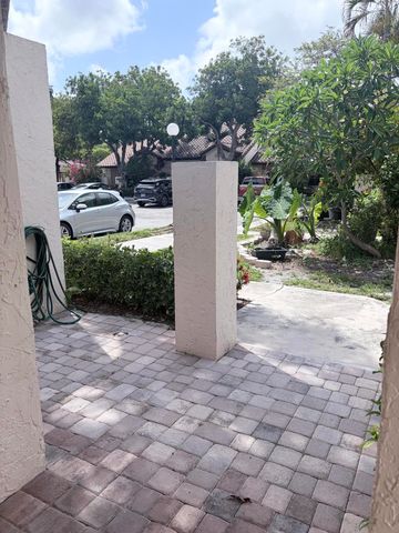 3072 Inglewood Terrace, Boca Raton, FL 33431