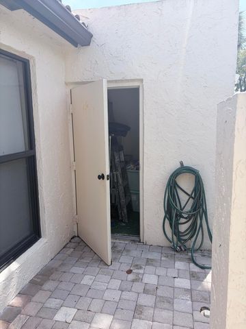 3072 Inglewood Terrace, Boca Raton, FL 33431