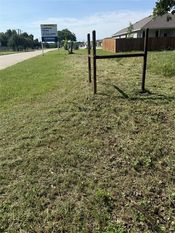 612 E 2nd Street, Cleburne, TX 76031