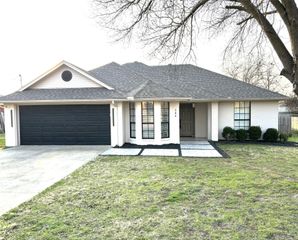 506 Maple Street, Aubrey, TX 76227