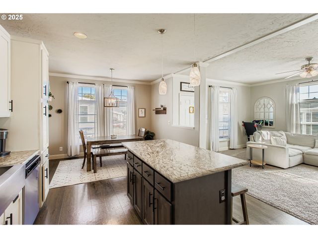 12450 Sw FISCHER Rd 134, Tigard, OR 97224