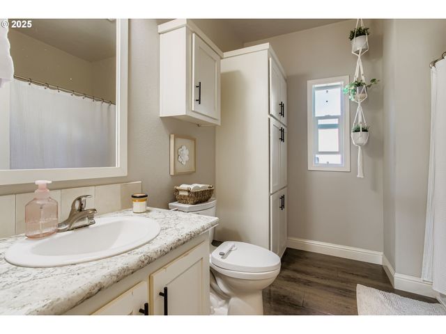 12450 Sw FISCHER Rd 134, Tigard, OR 97224