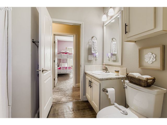 12450 Sw FISCHER Rd 134, Tigard, OR 97224