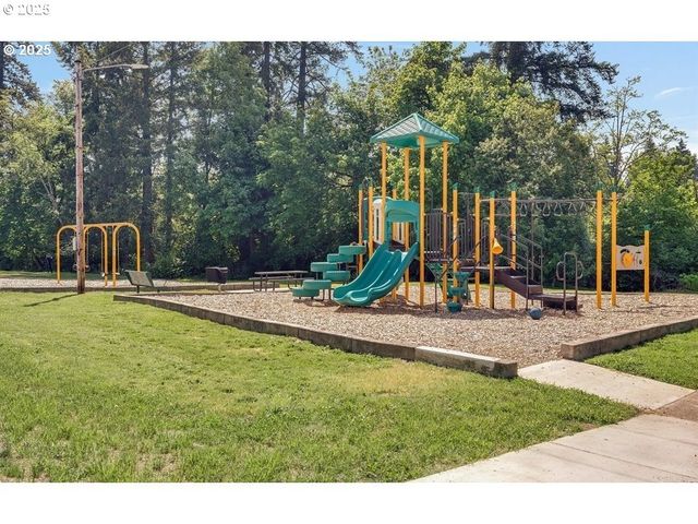 12450 Sw FISCHER Rd 134, Tigard, OR 97224