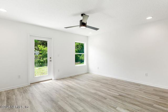 7845 PIPIT Avenue, Jacksonville, FL 32219