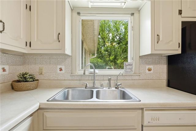 511 E 92nd Street, Kansas City, MO 64131