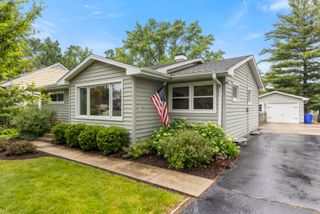 1106 LYFORD Lane, Wheaton, IL 60187
