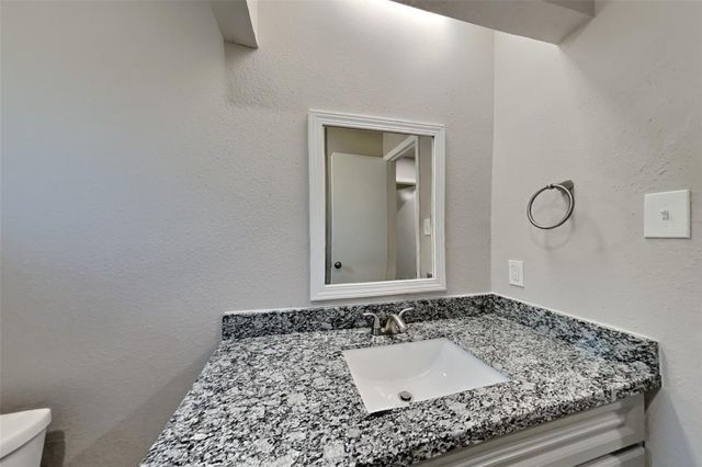 1618 Live Oak Hollow Street, Pearland, TX 77581