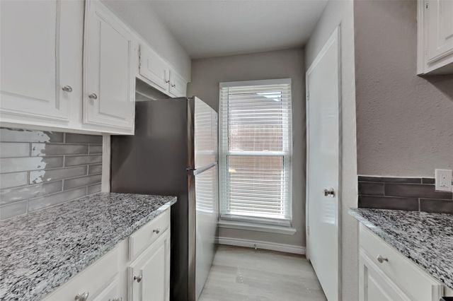 1618 Live Oak Hollow Street, Pearland, TX 77581