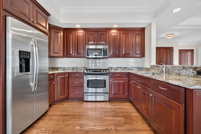 107 S Grant Street 102, Hinsdale, IL 60521
