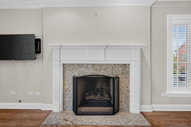 107 S Grant Street 102, Hinsdale, IL 60521