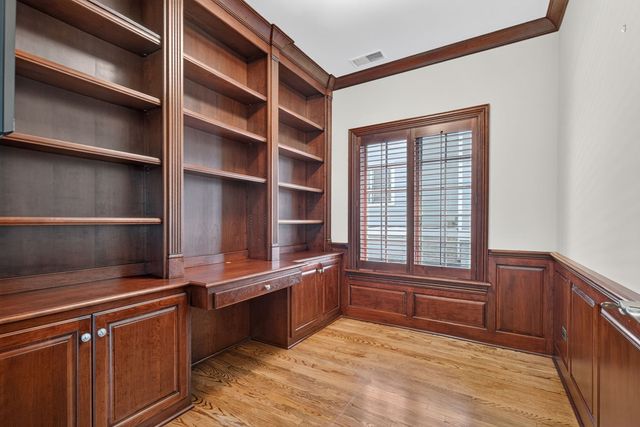 107 S Grant Street 102, Hinsdale, IL 60521
