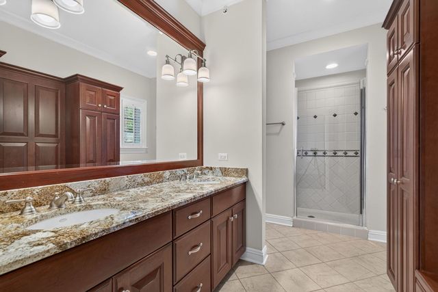 107 S Grant Street 102, Hinsdale, IL 60521