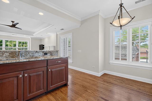 107 S Grant Street 102, Hinsdale, IL 60521