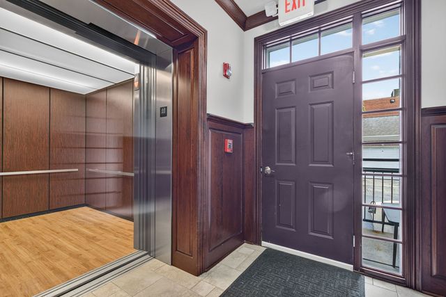 107 S Grant Street 102, Hinsdale, IL 60521