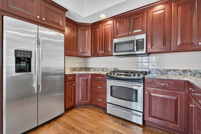 107 S Grant Street 102, Hinsdale, IL 60521