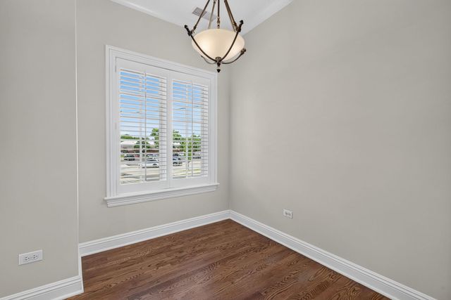 107 S Grant Street 102, Hinsdale, IL 60521