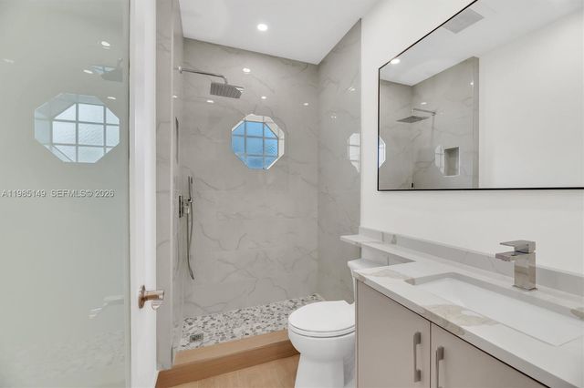 6538 Via Regina 9, Boca Raton, FL 33433