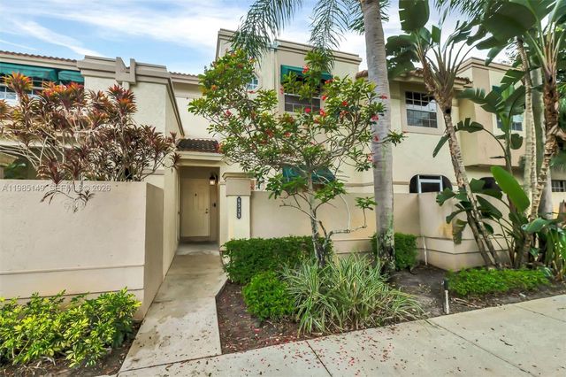 6538 Via Regina 9, Boca Raton, FL 33433