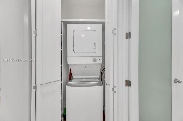 6538 Via Regina 9, Boca Raton, FL 33433