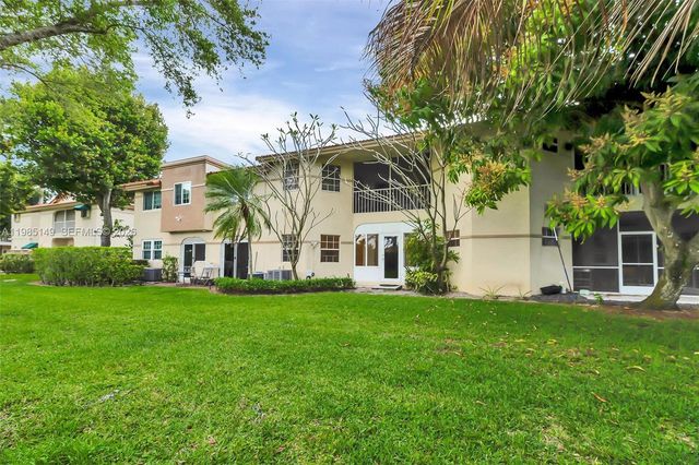 6538 Via Regina 9, Boca Raton, FL 33433