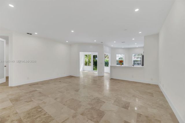 6538 Via Regina 9, Boca Raton, FL 33433