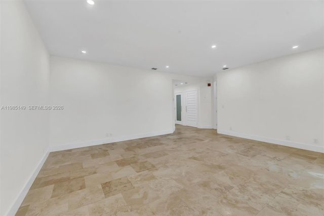 6538 Via Regina 9, Boca Raton, FL 33433