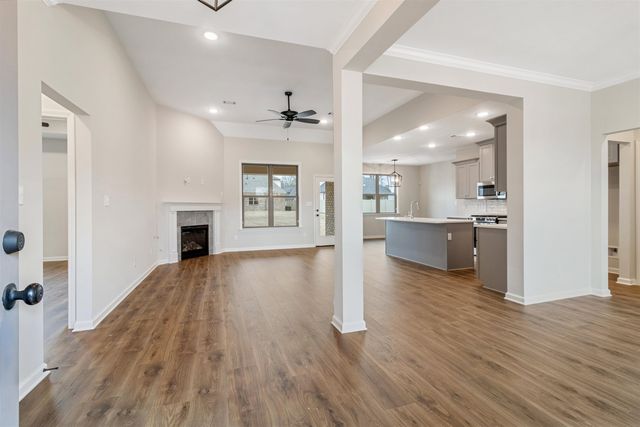 60 SUGALINA VALLEY DR, Oakland, TN 38060