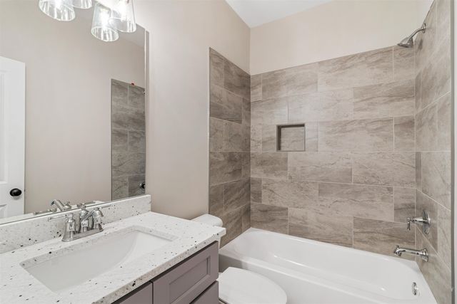 60 SUGALINA VALLEY DR, Oakland, TN 38060