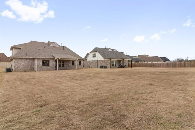 60 SUGALINA VALLEY DR, Oakland, TN 38060