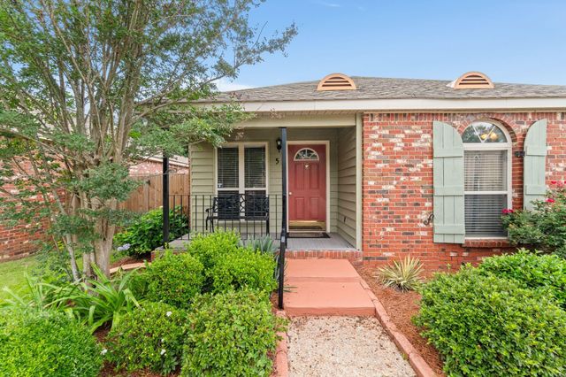 5 Bridgefield Ct., Hattiesburg, MS 39402